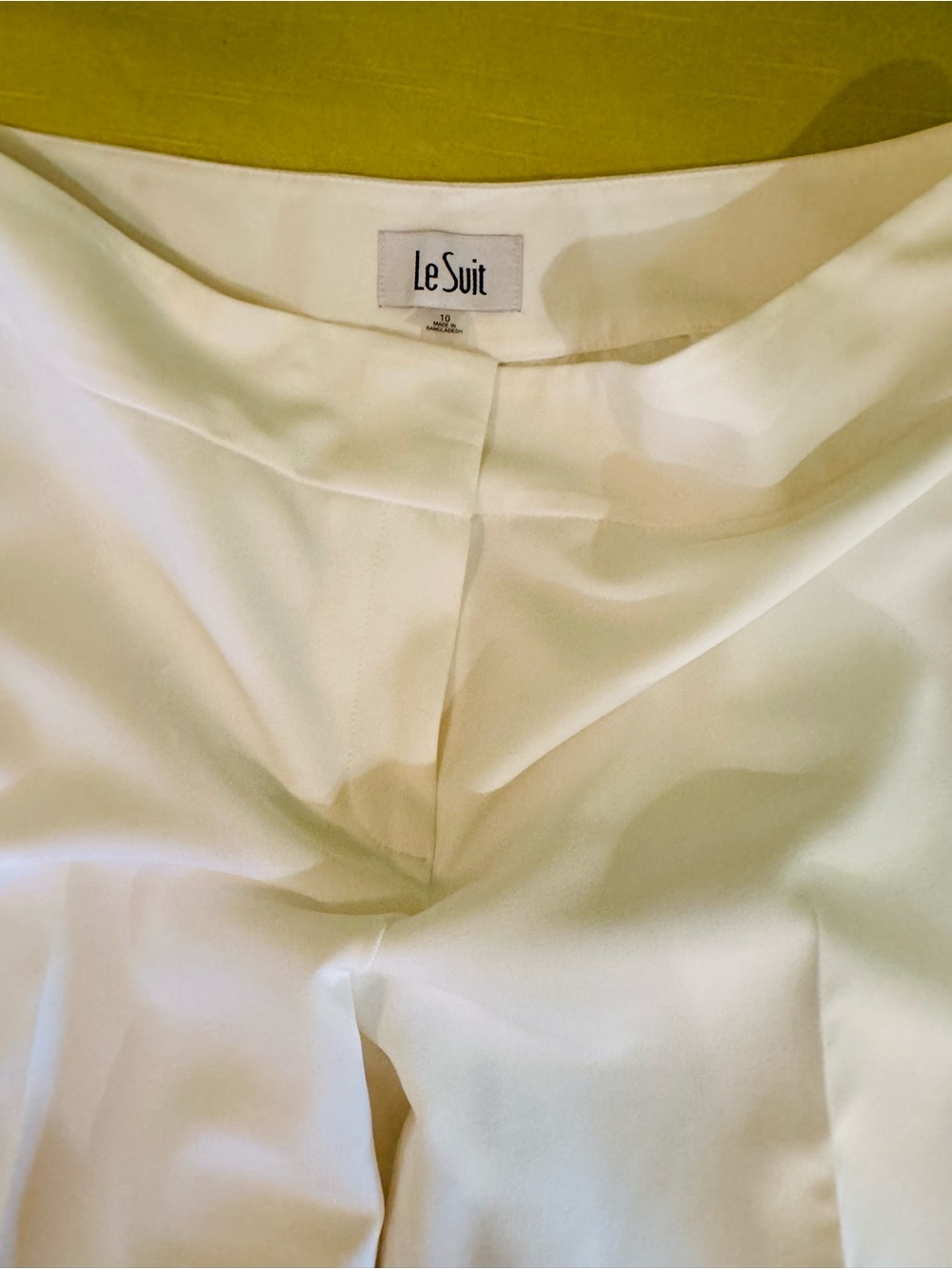 Le Suit White Women's Two-Piece Blazer and Trousers - Picture 9 of 13